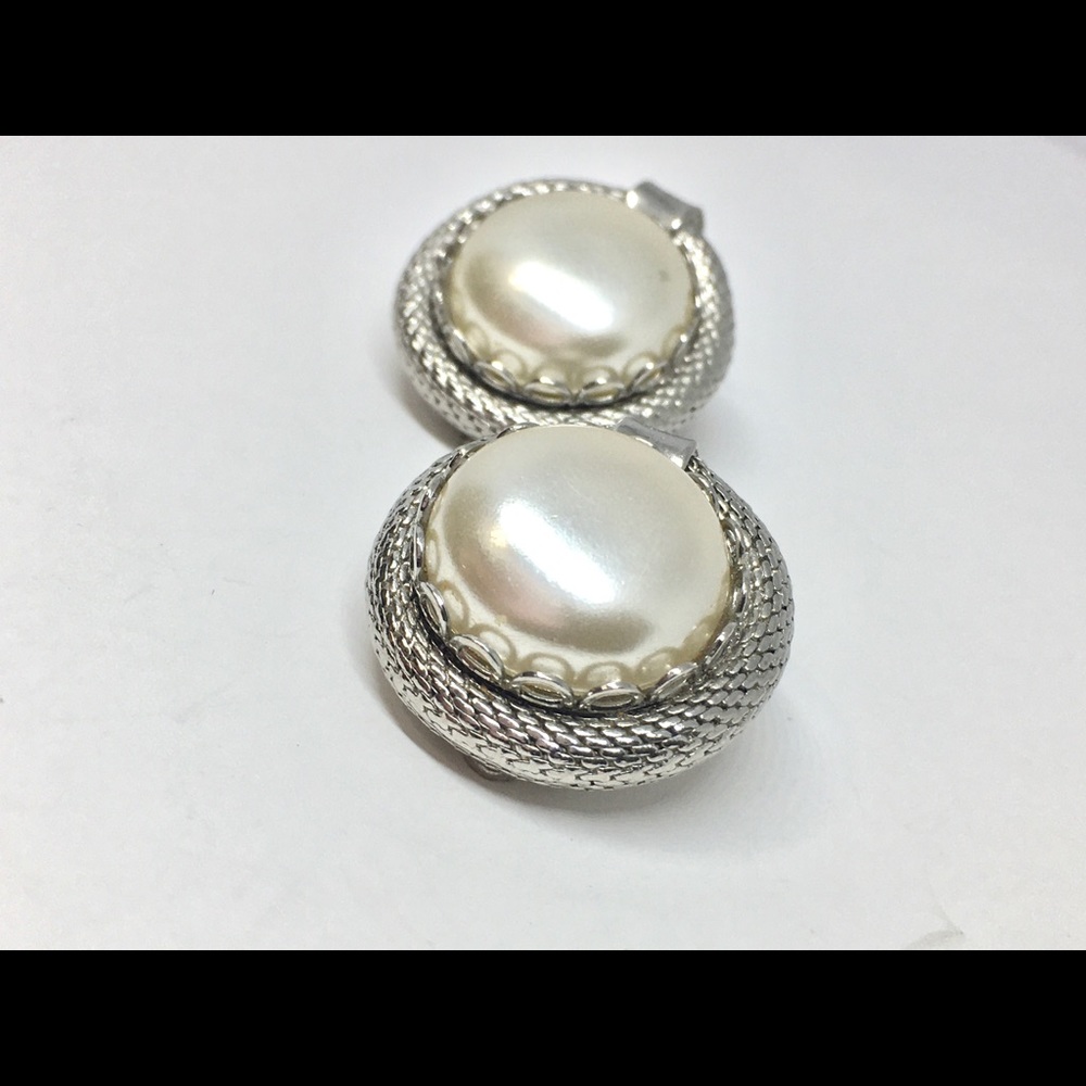 Vintage 70s faux pearl button silver clip earrings